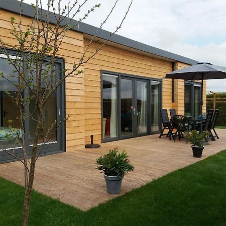 Luxe Vakantie Bungalow Met 3 Slaapkamers Dronrijp Exterior foto